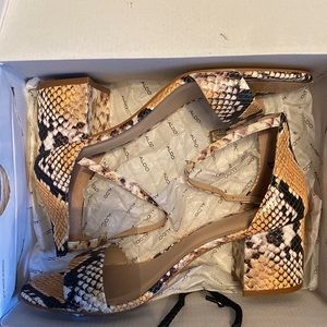 Also snake print heels size 8.5 never worn